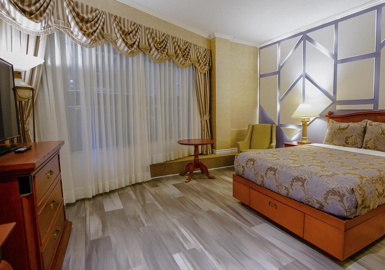 Palace Royal Hotel 4*